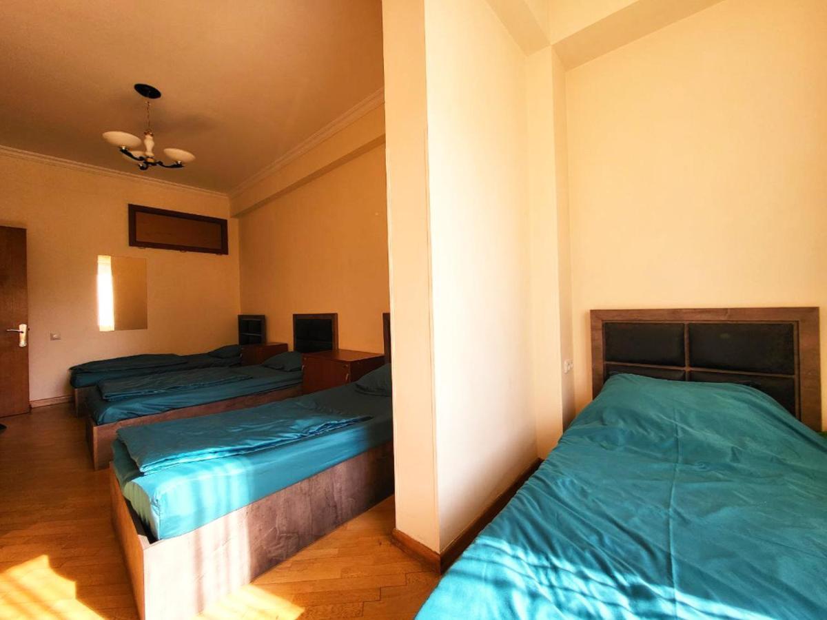 Arevahostel&Apartment Yerevan Exterior photo