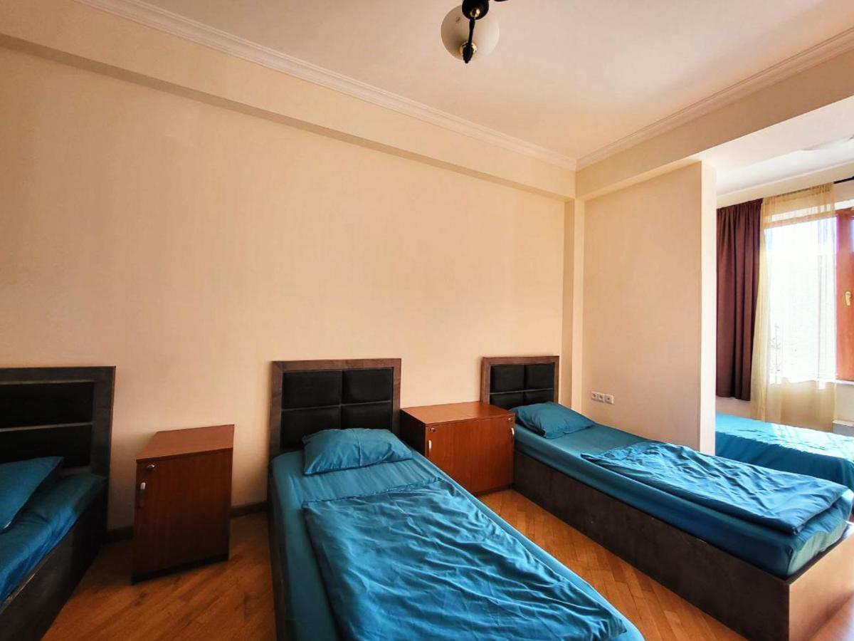 Arevahostel&Apartment Yerevan Exterior photo